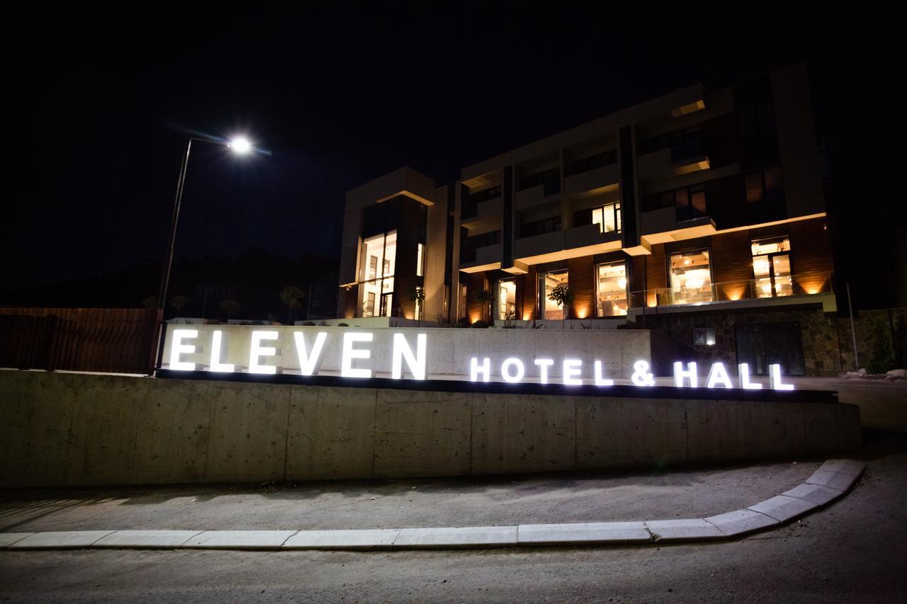 Eleven Hotel And Hall Алматы Экстерьер фото