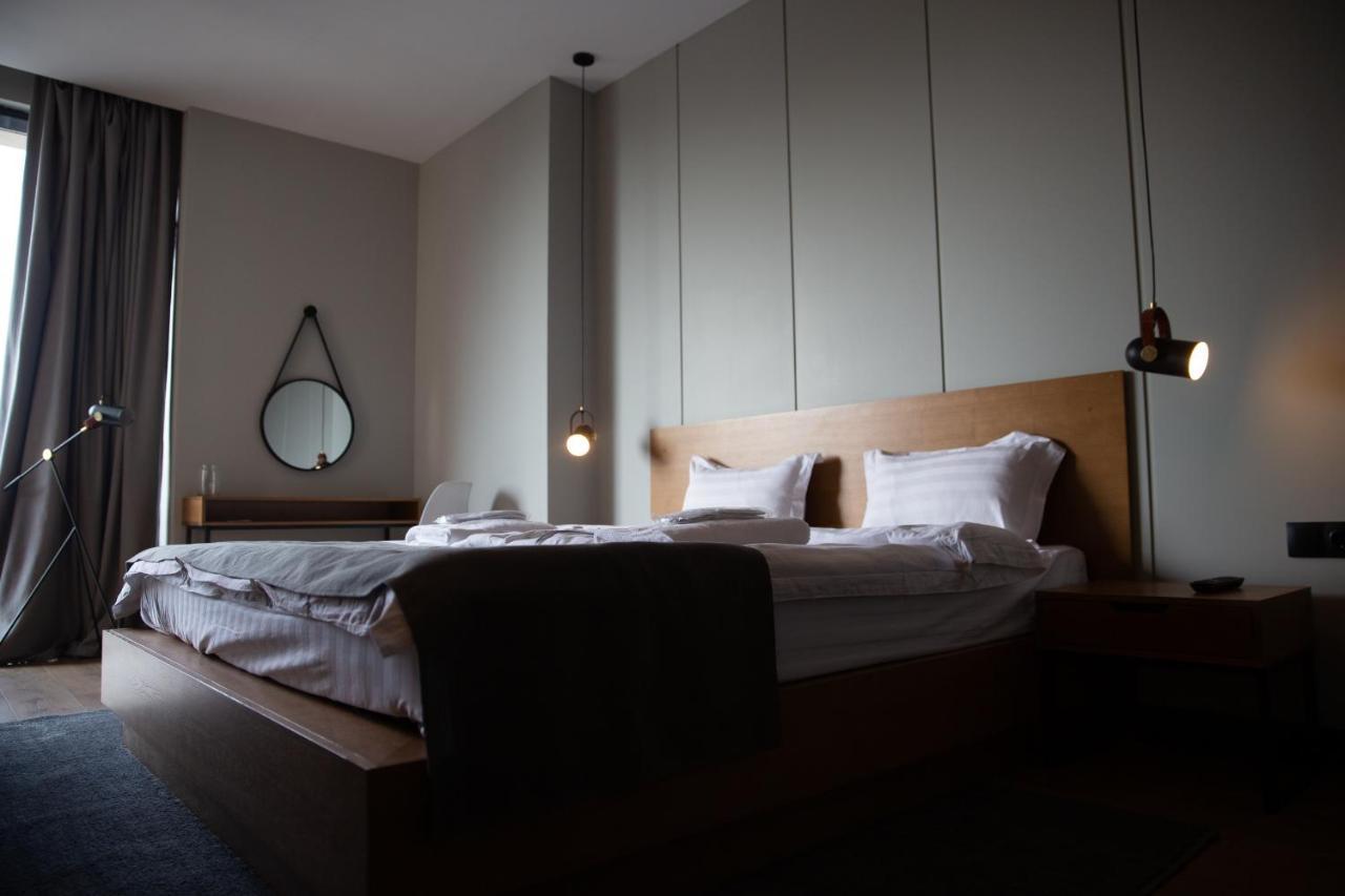 Eleven Hotel And Hall Алматы Экстерьер фото